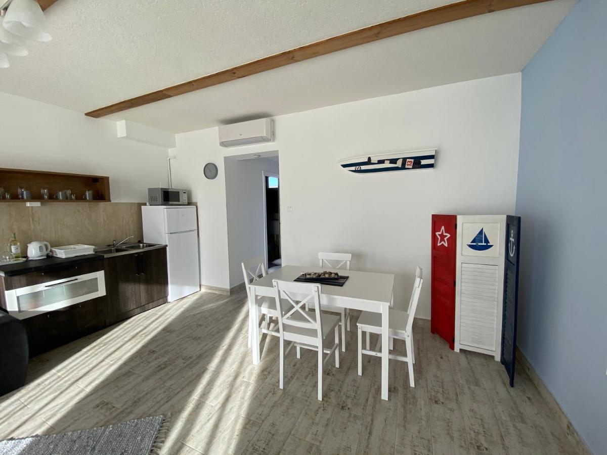 Platan Apartmanhaz Balatongyörök Exteriör bild