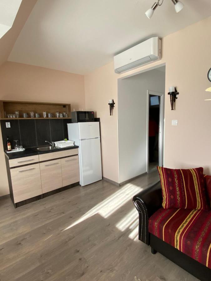 Platan Apartmanhaz Balatongyörök Exteriör bild