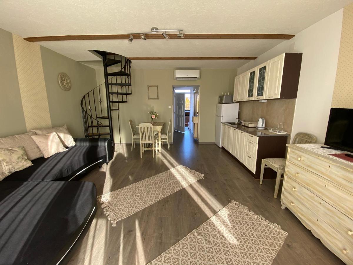 Platan Apartmanhaz Balatongyörök Exteriör bild
