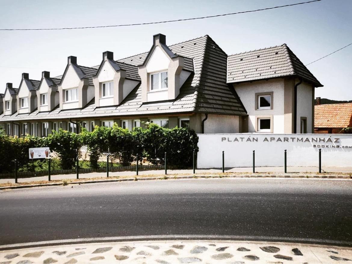 Platan Apartmanhaz Balatongyörök Exteriör bild